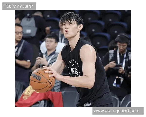 费尔南德斯盛赞曾凡博努力拼搏明日有望迎来首秀机会